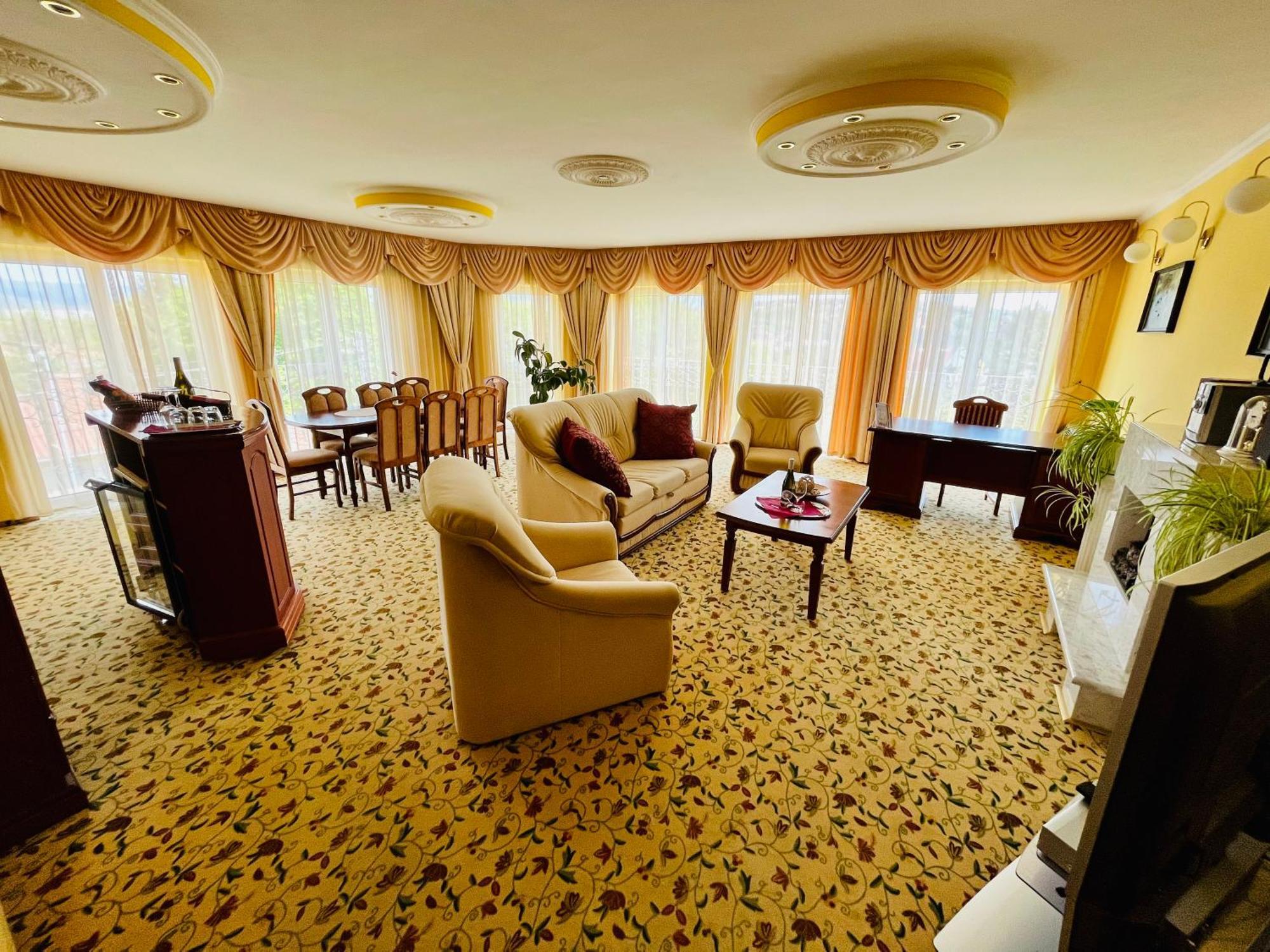 โรงแรมโคโรนาเอเกอร์ เวลเนสแอนด์คอนเฟอเรนซ์ เอ็กเกอร์ ห้อง รูปภาพ