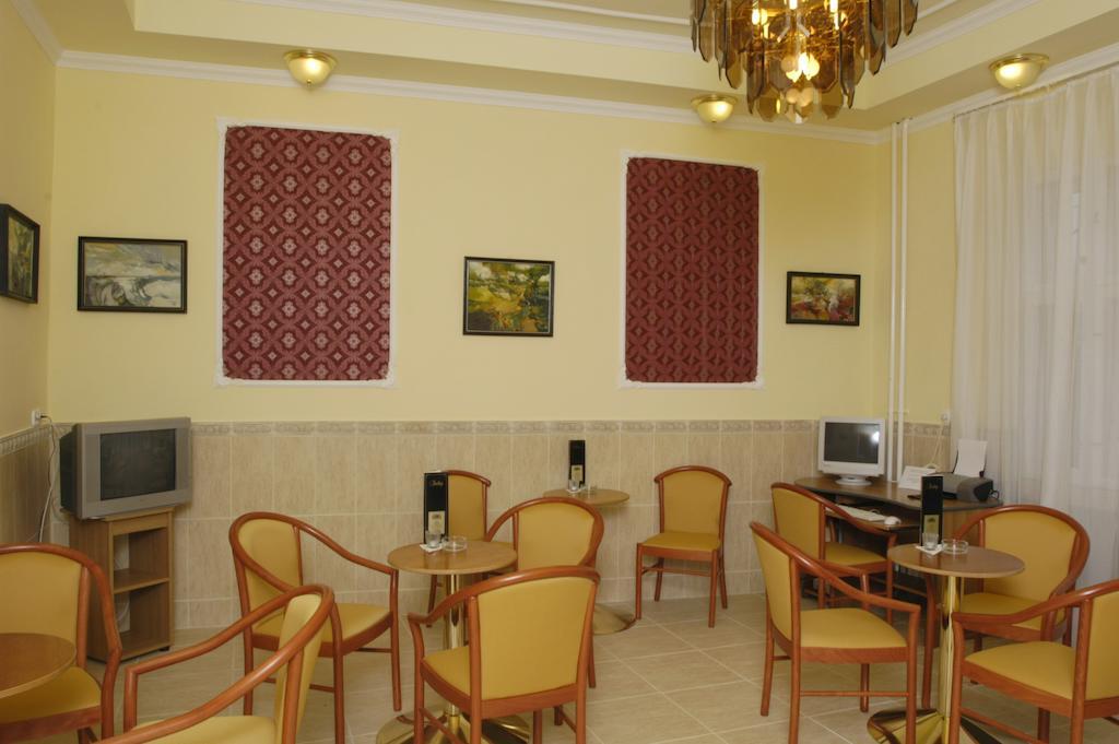 โรงแรมโคโรนาเอเกอร์ เวลเนสแอนด์คอนเฟอเรนซ์ เอ็กเกอร์ ร้านอาหาร รูปภาพ